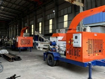 Máy băm gỗ di động 