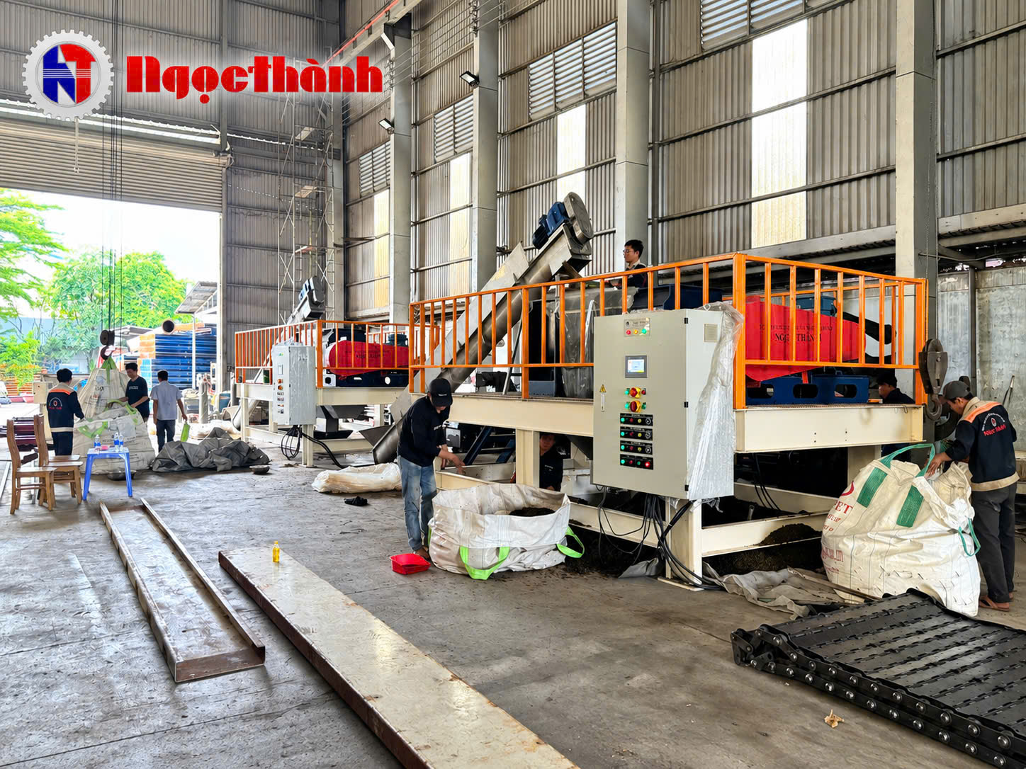 Máy vắt nước trục vít sinh khối Ngọc Thành
